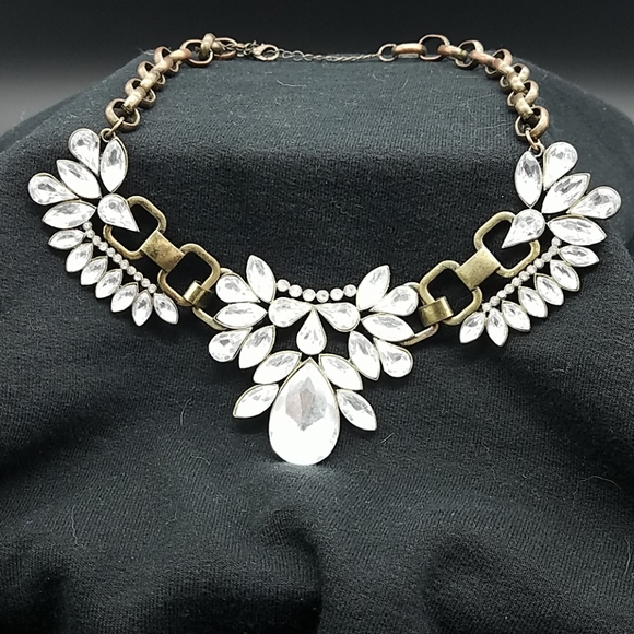 Jewelry - Large necklace